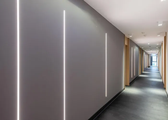 Serways Hoesel ホテル ラーティンゲン