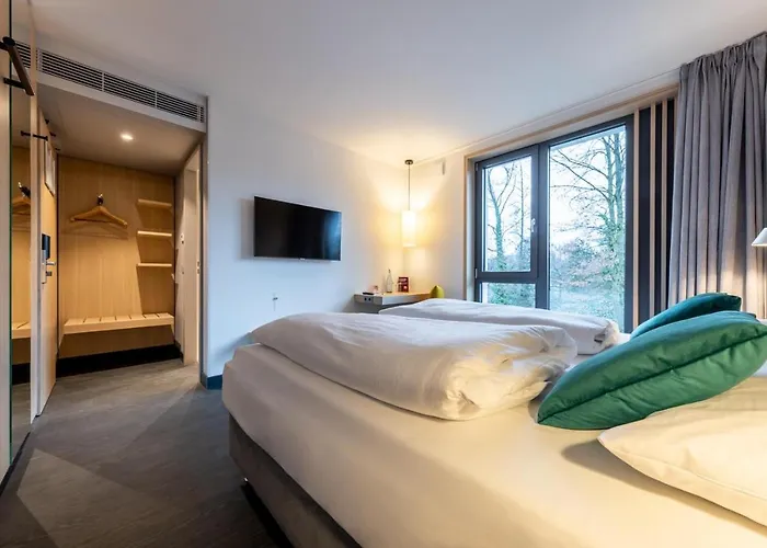 ホテル Serways Hoesel