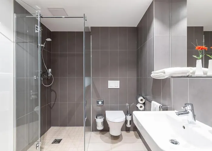 Serways Hoesel Ξενοδοχείο 3*