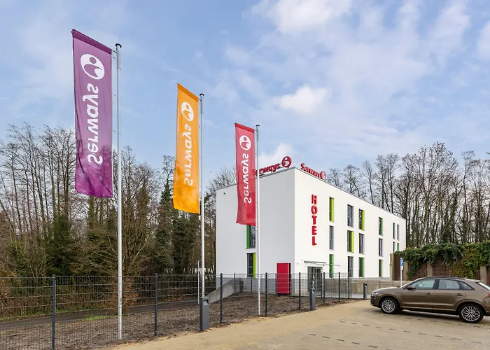 ホテル Serways Hoesel ラーティンゲン