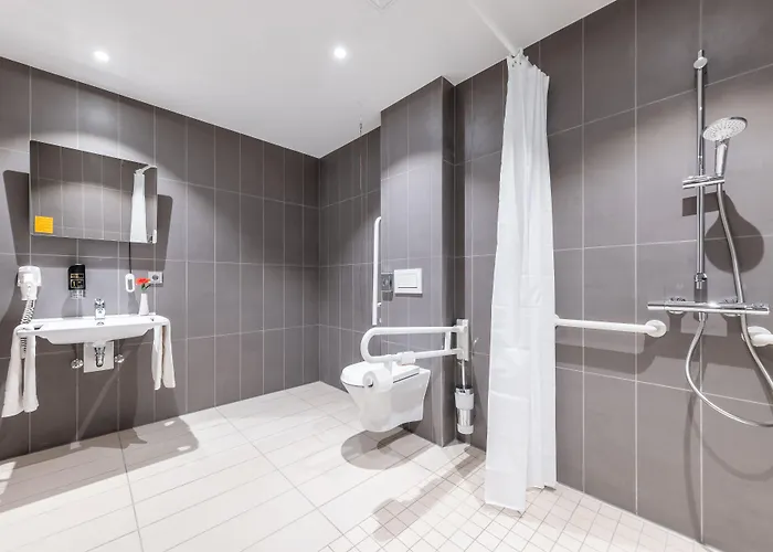 Serways Hoesel ホテル ラーティンゲン